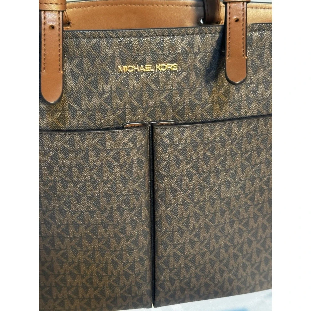 Michael Kors Medium Brown Leather Tote Bag with Zip With A Wallet Pre-Owned